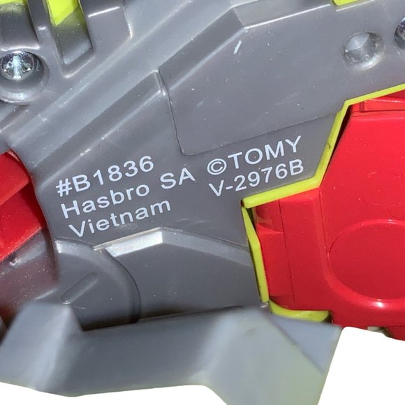 Hasbro Heroes Transformers Rescue Bots Heatwave the Fire-Bot Action Figure - Picture 5 of 10